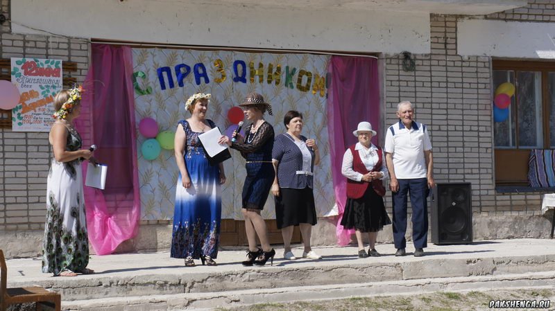 Пакшары и гости Пакшеньги на празднике День деревни 12 июля 2014 года